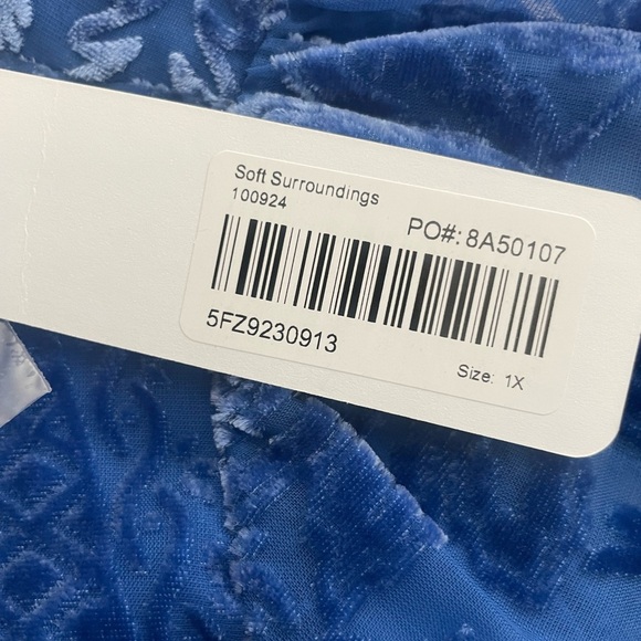 🆕Soft Surroundings Vanetta Velvet Top Sapphire Blue Velvet Floral Top 1X NWT - Picture 10 of 16
